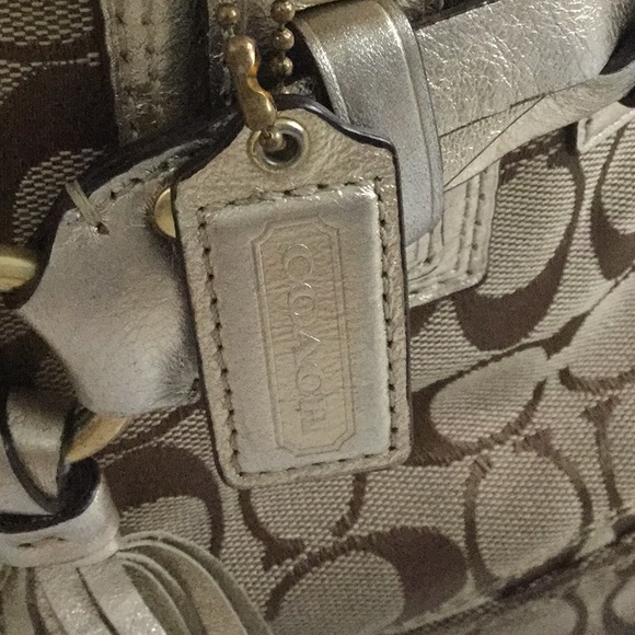 Coach L1073-f13065 rare metallic silver straps - Picture 3 of 5